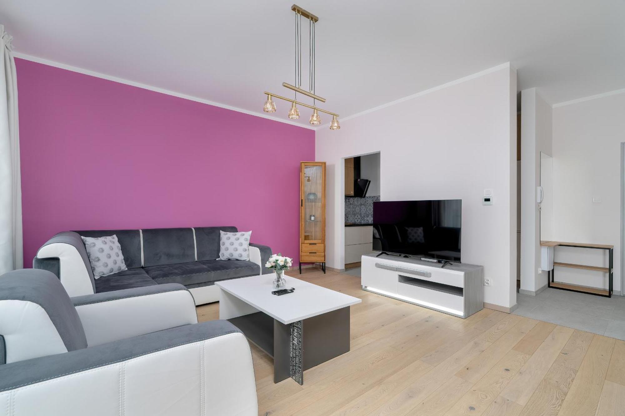 Apartment With Balcony And Free Parking In Poznan By Noclegi Renters Exterior photo